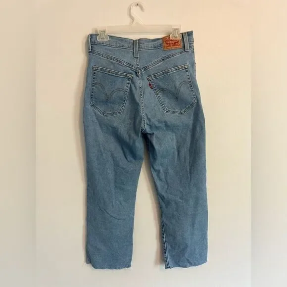 Levi’s Rib cage Straight Ankle Button Fly Light Wash Denim Jeans Size 29 Waist - Picture 4 of 9